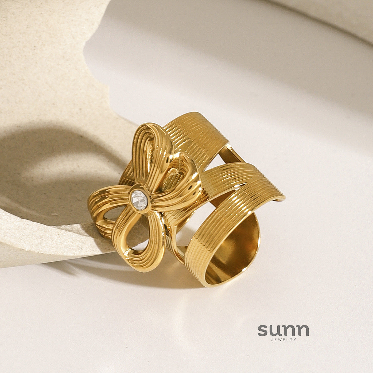 Maureen Diamond Bow Ring [528TKZJL]