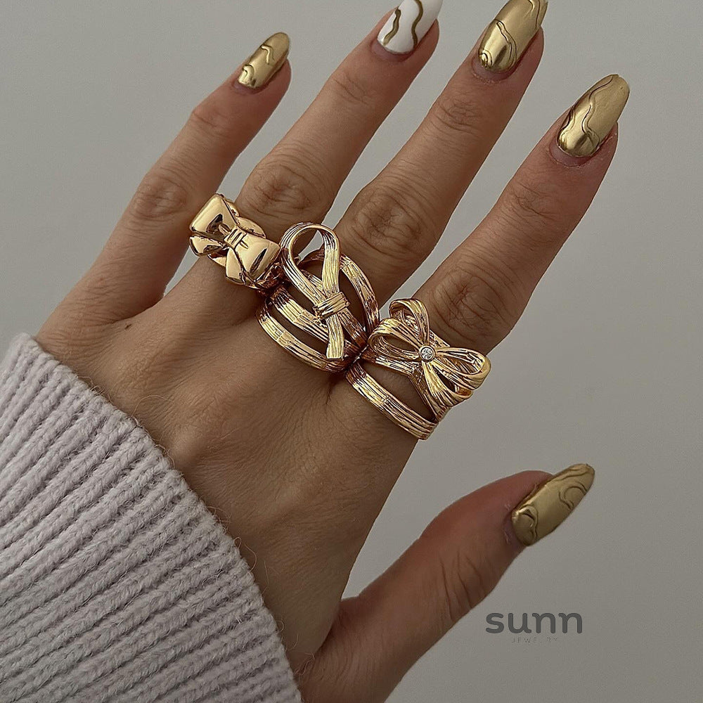 Maureen Diamond Bow Ring [NGK6ELKM]