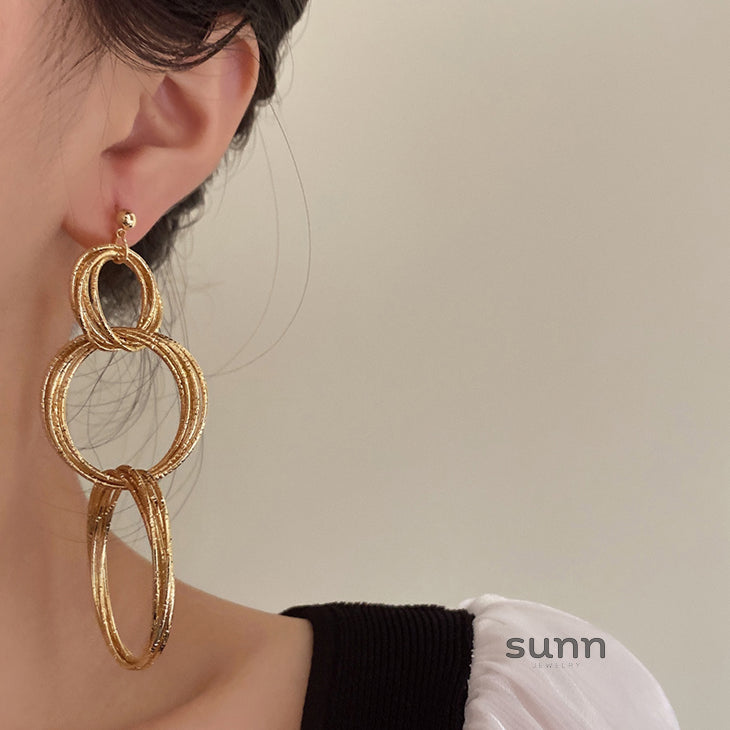 Maverick Gold Interlocking Earrings [TCSTHE2T]