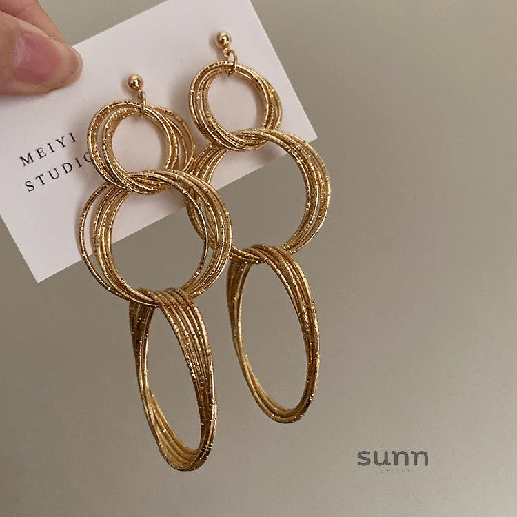 Maverick Gold Interlocking Earrings [36OJRN7Q]