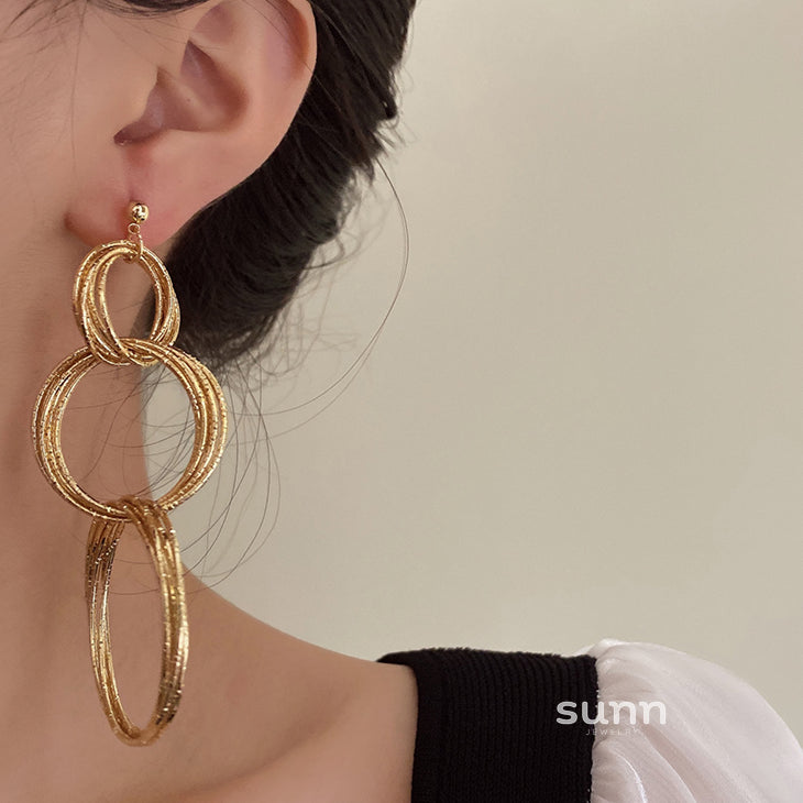 Maverick Gold Interlocking Earrings [UHPW5NK5]
