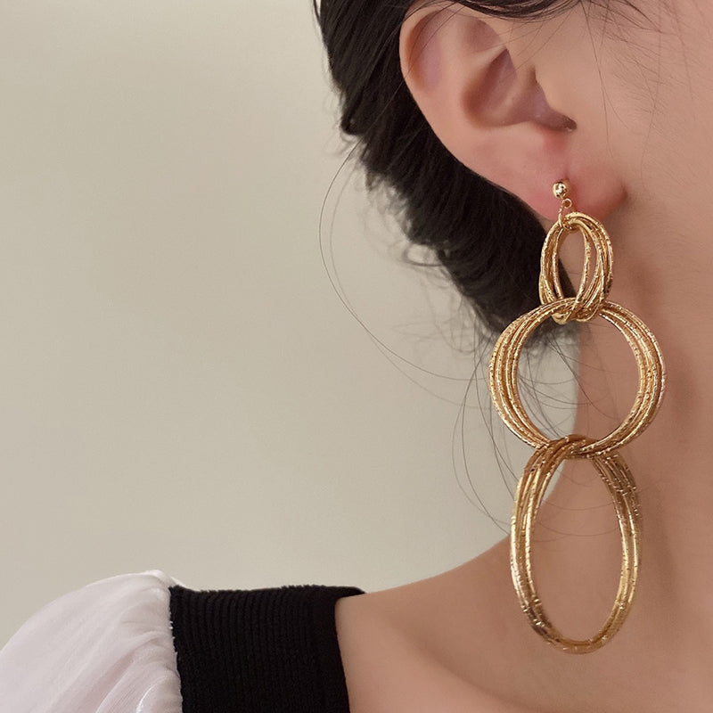 Maverick Gold Interlocking Earrings [WFFLO8TZ]
