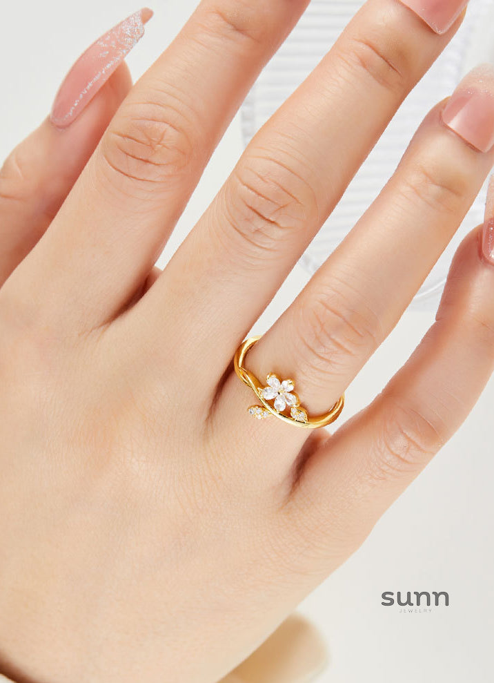 Mayar Dainty Zircon Flower Ring [LG0HZPPN]