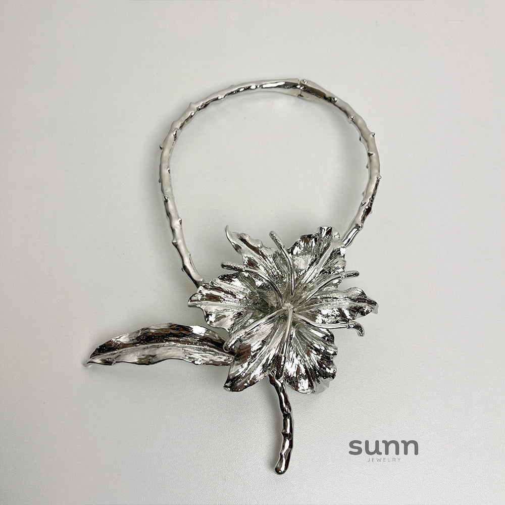 Maylani Lily Statement Necklace [WI3OFXS5]