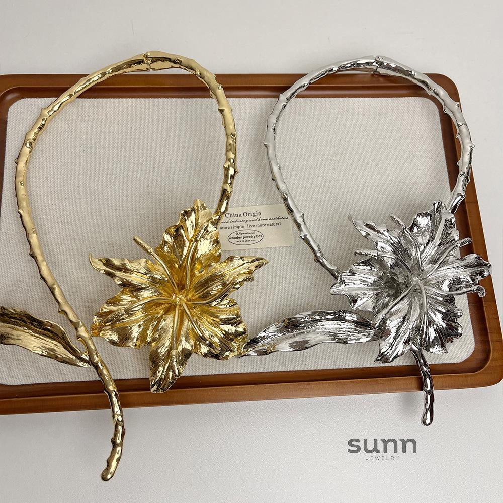 Maylani Lily Statement Necklace [1JGOJB6T]