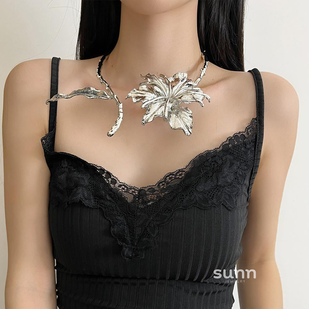 Maylani Lily Statement Necklace [KDNRDW0Q]