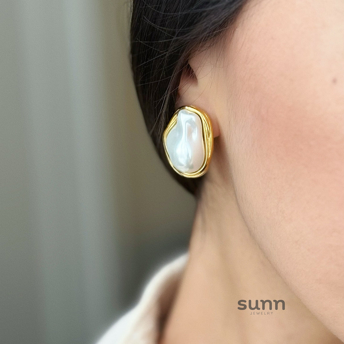 Mayte Modern Pearl Necklace [RI0BBIQO]