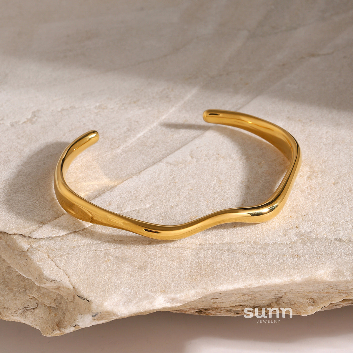 Mayzie Gold Ripple Cuff [JAU3S3Q7]