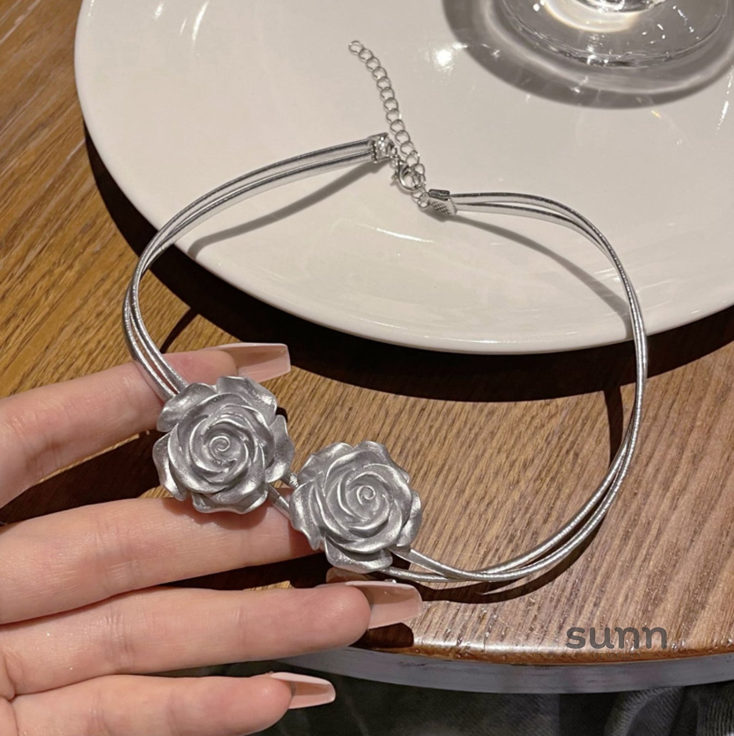Mazikeen Silver Rose Choker [ID07OTP1]