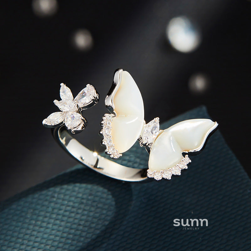 Mazzy Iridescent Butterfly Ring [97PSF9XD]