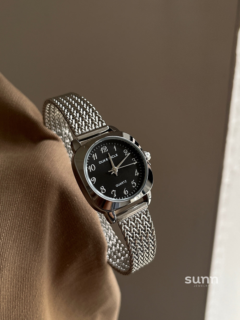 Mckenzi Vintage Square Mesh Watch [HR743V6T]