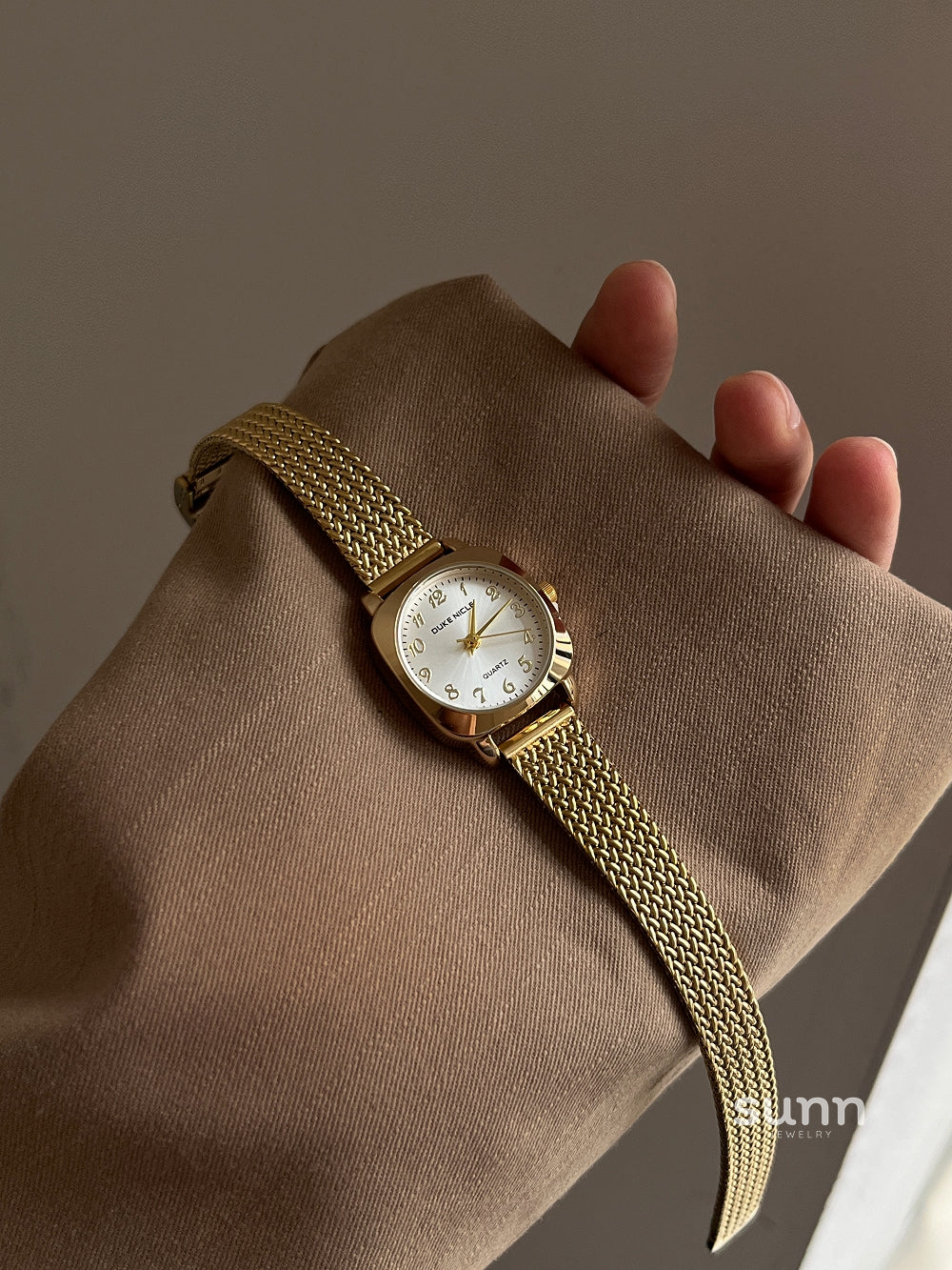 Mckenzi Vintage Square Mesh Watch [VQOGOHNM]