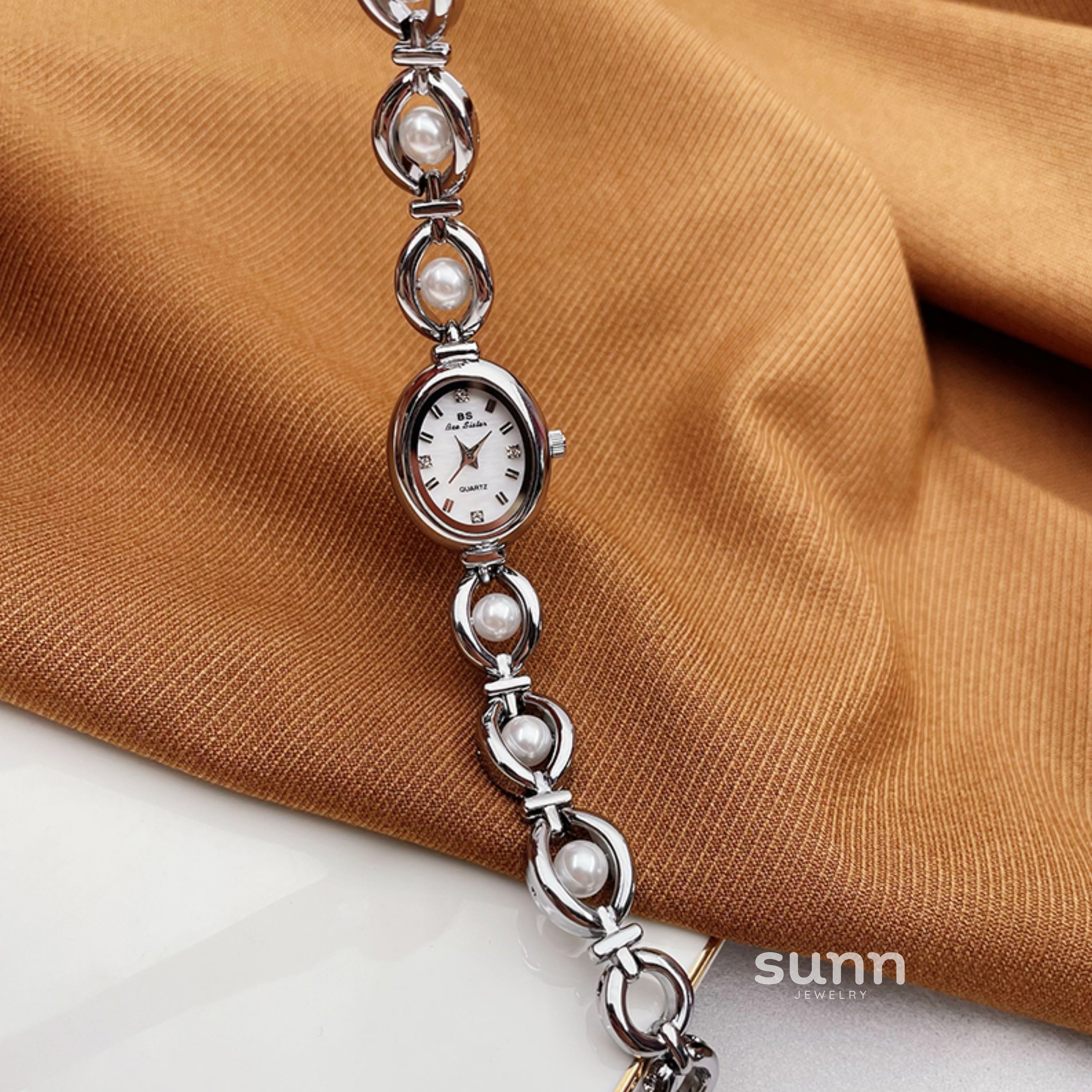 Mecca Pearl Bracelet Watch [QC9T3U4Q]