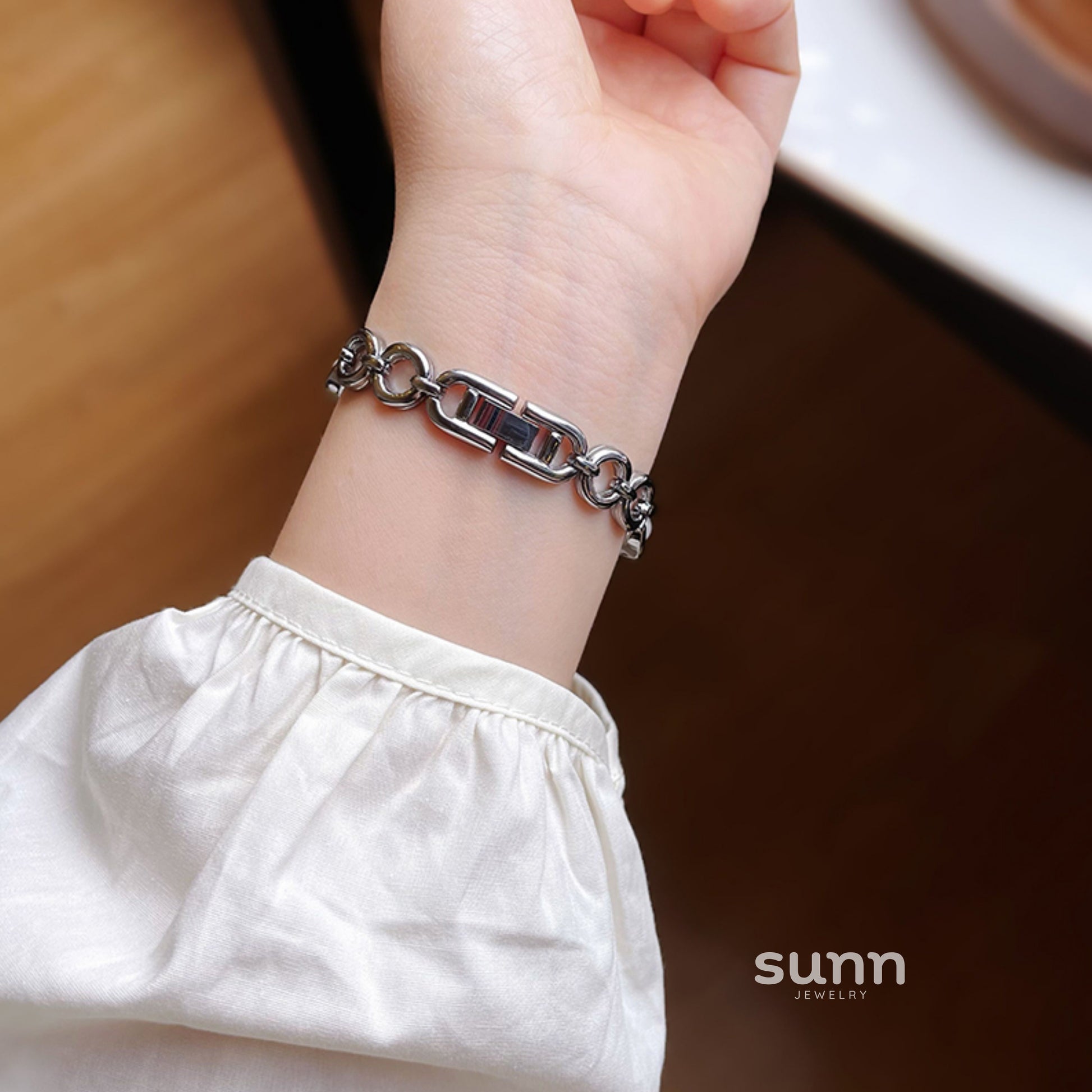 Mecca Pearl Bracelet Watch [EYZ17KRK]