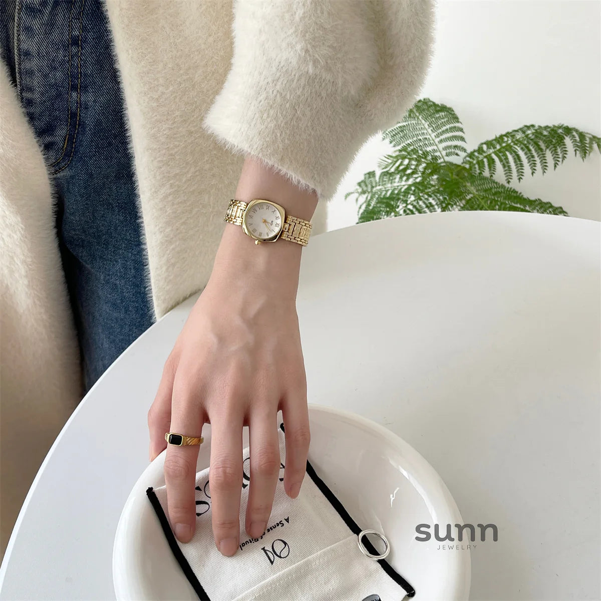 Meena Retro Square Watch