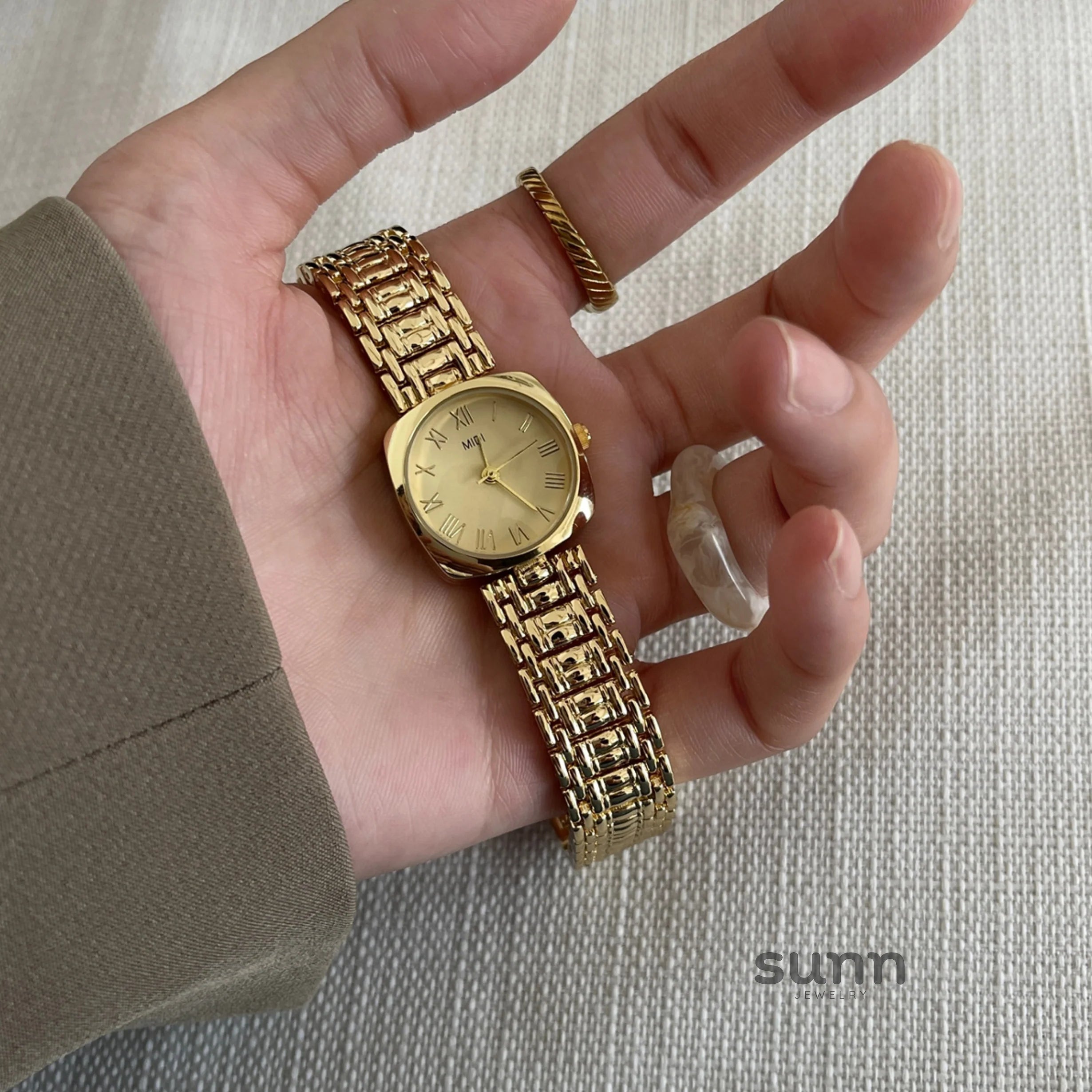 Meena Retro Square Watch