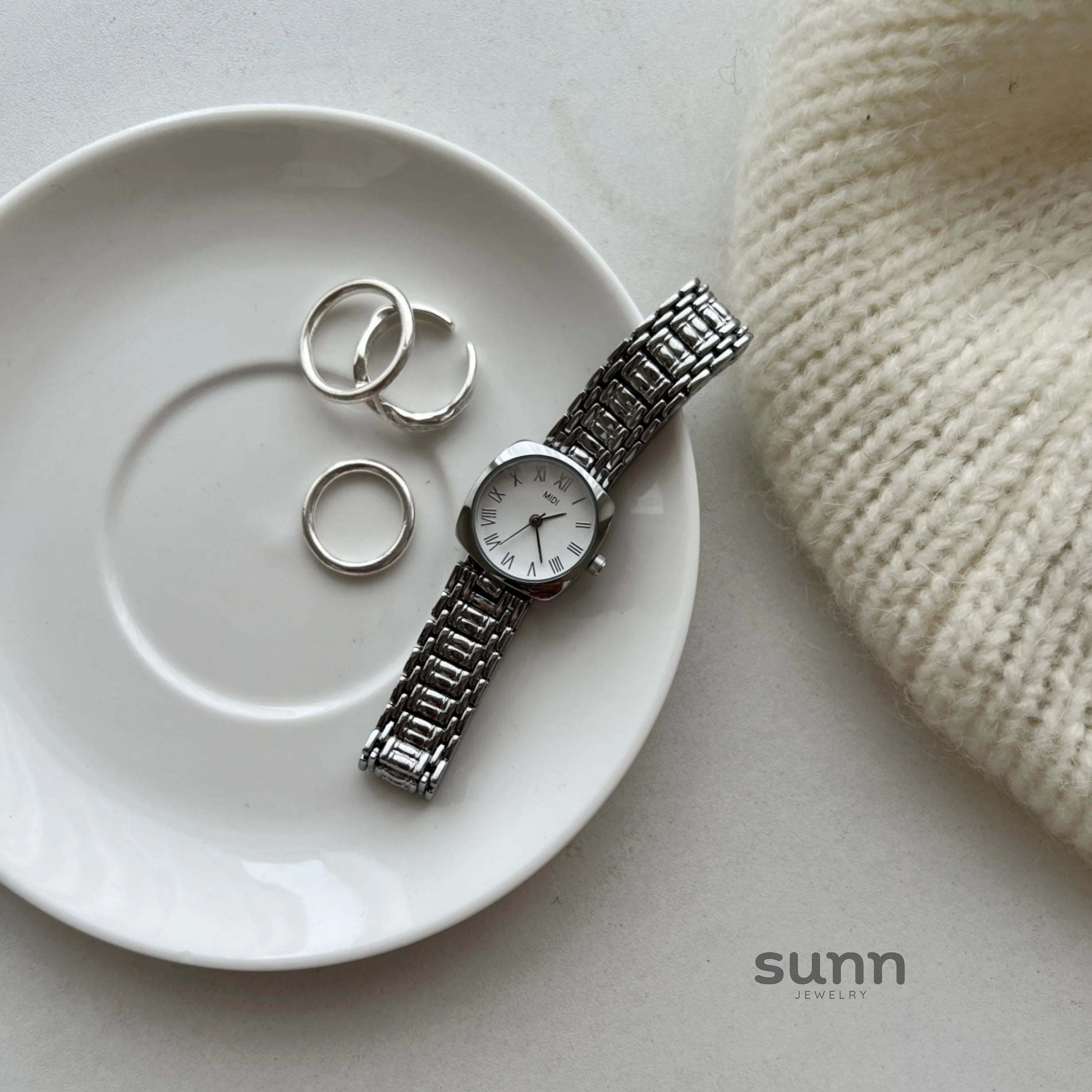 Meena Retro Square Watch