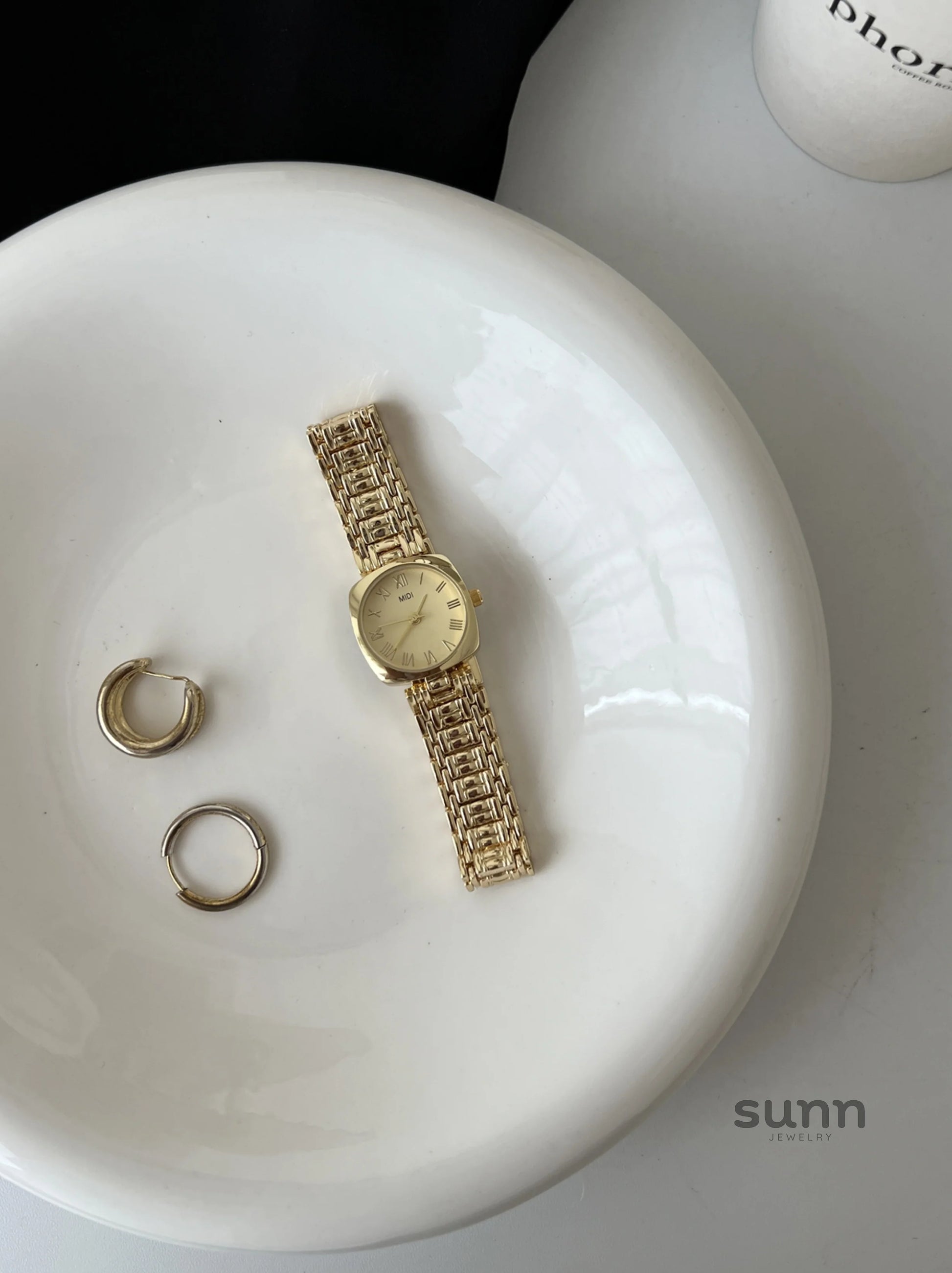 Meena Retro Square Watch
