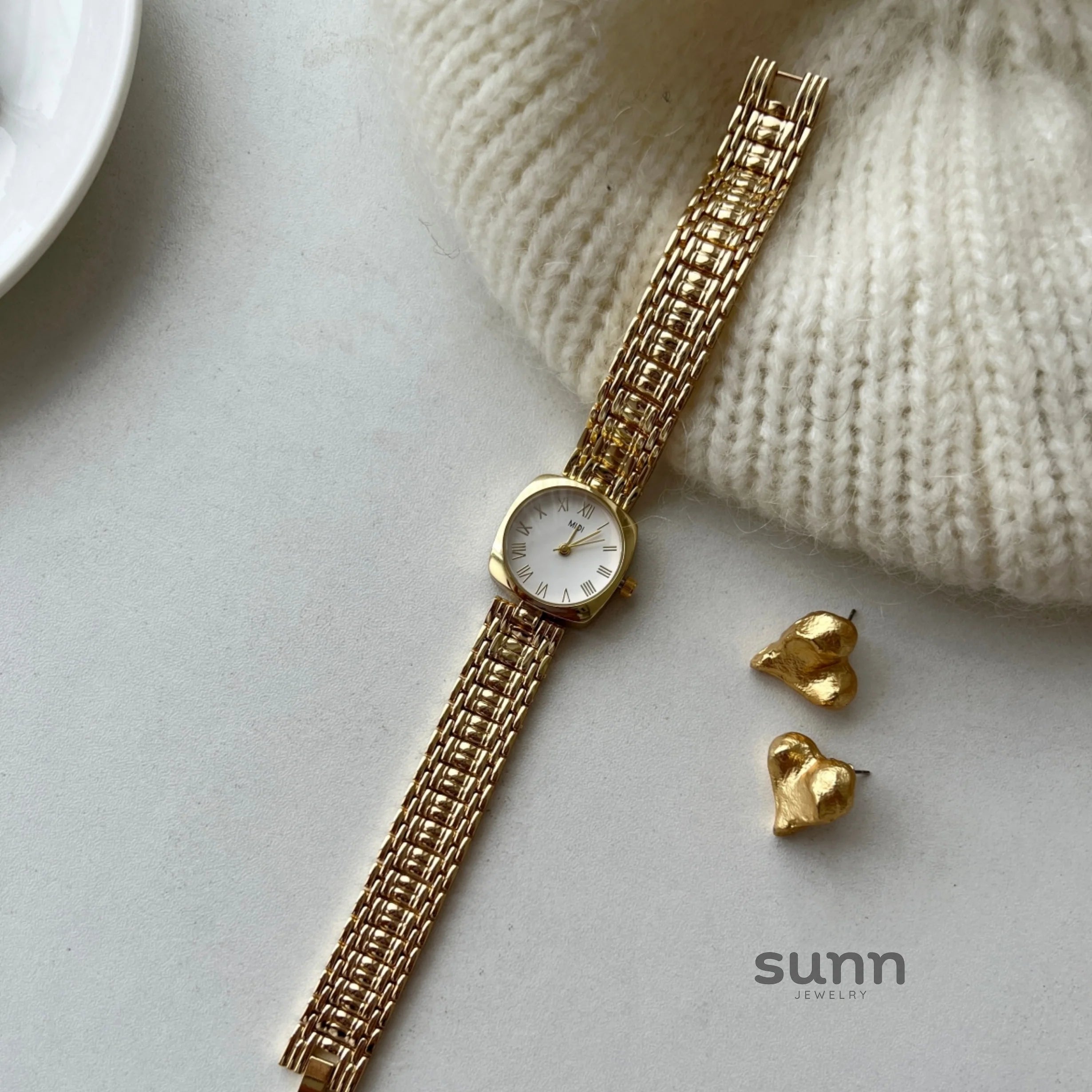 Meena Retro Square Watch
