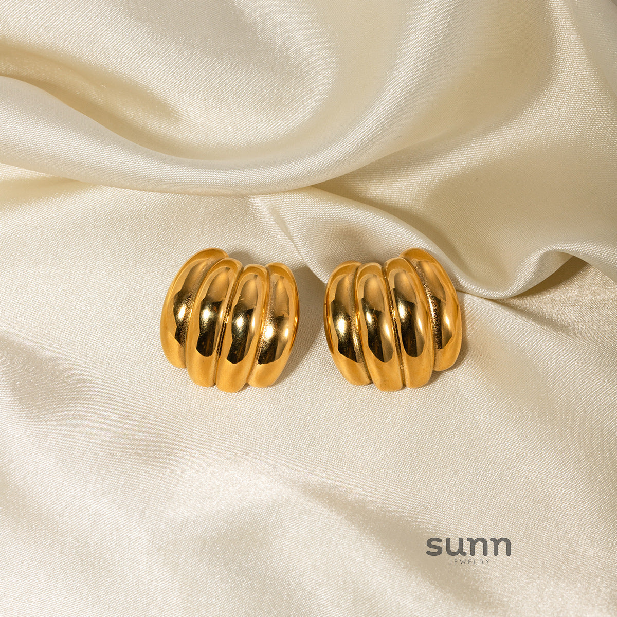 Meera Gold Sculptural Drop Earrings [EVI83J6W]