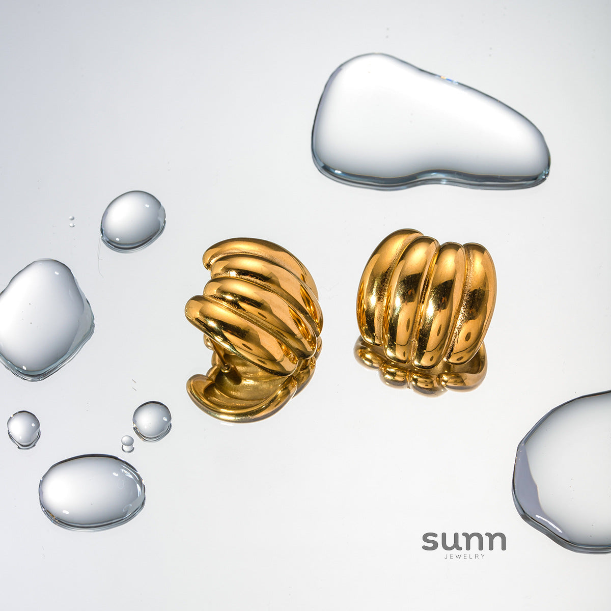 Meera Gold Sculptural Drop Earrings [3TIXY63Z]