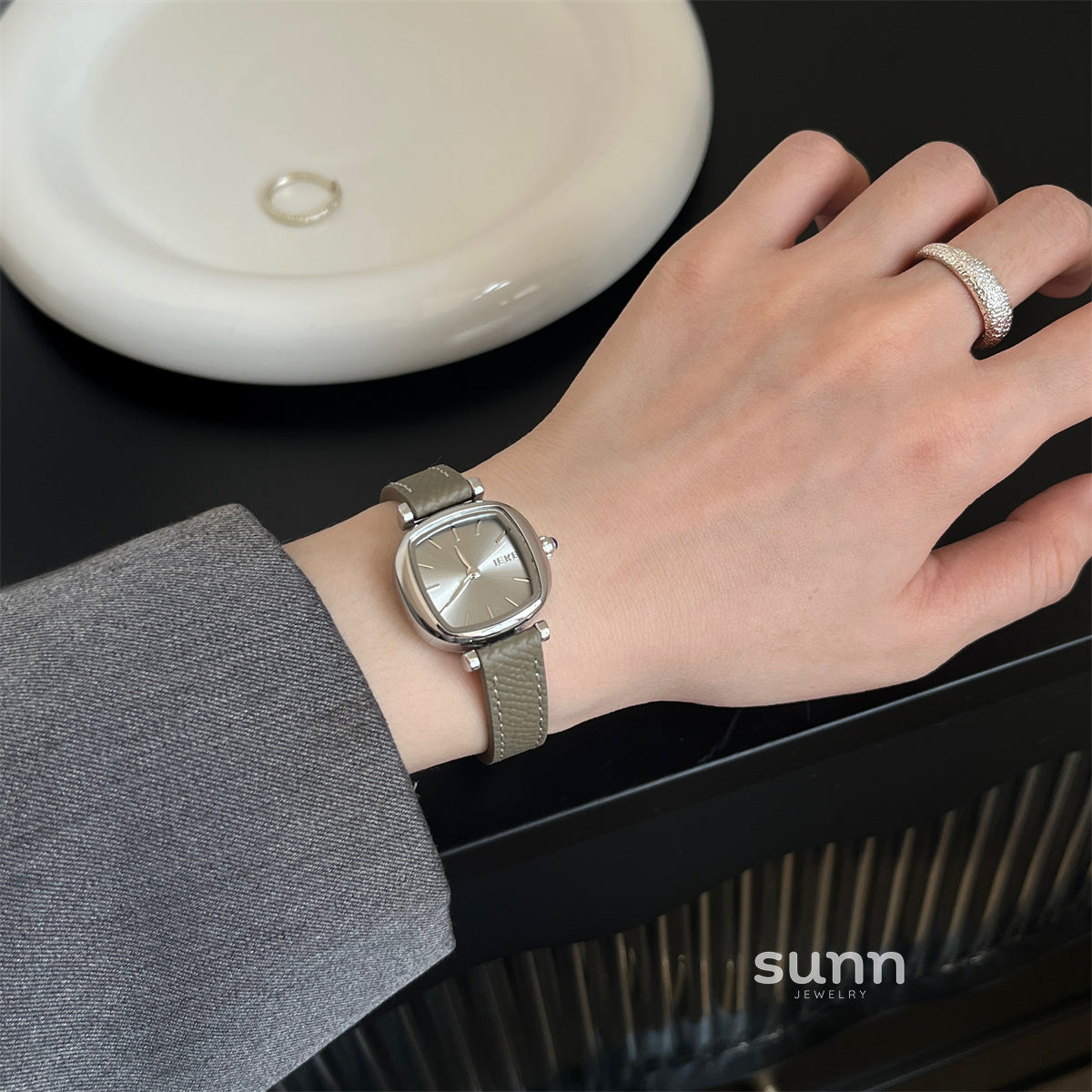 Meera Sleek Square Watch [S11TSXX2]