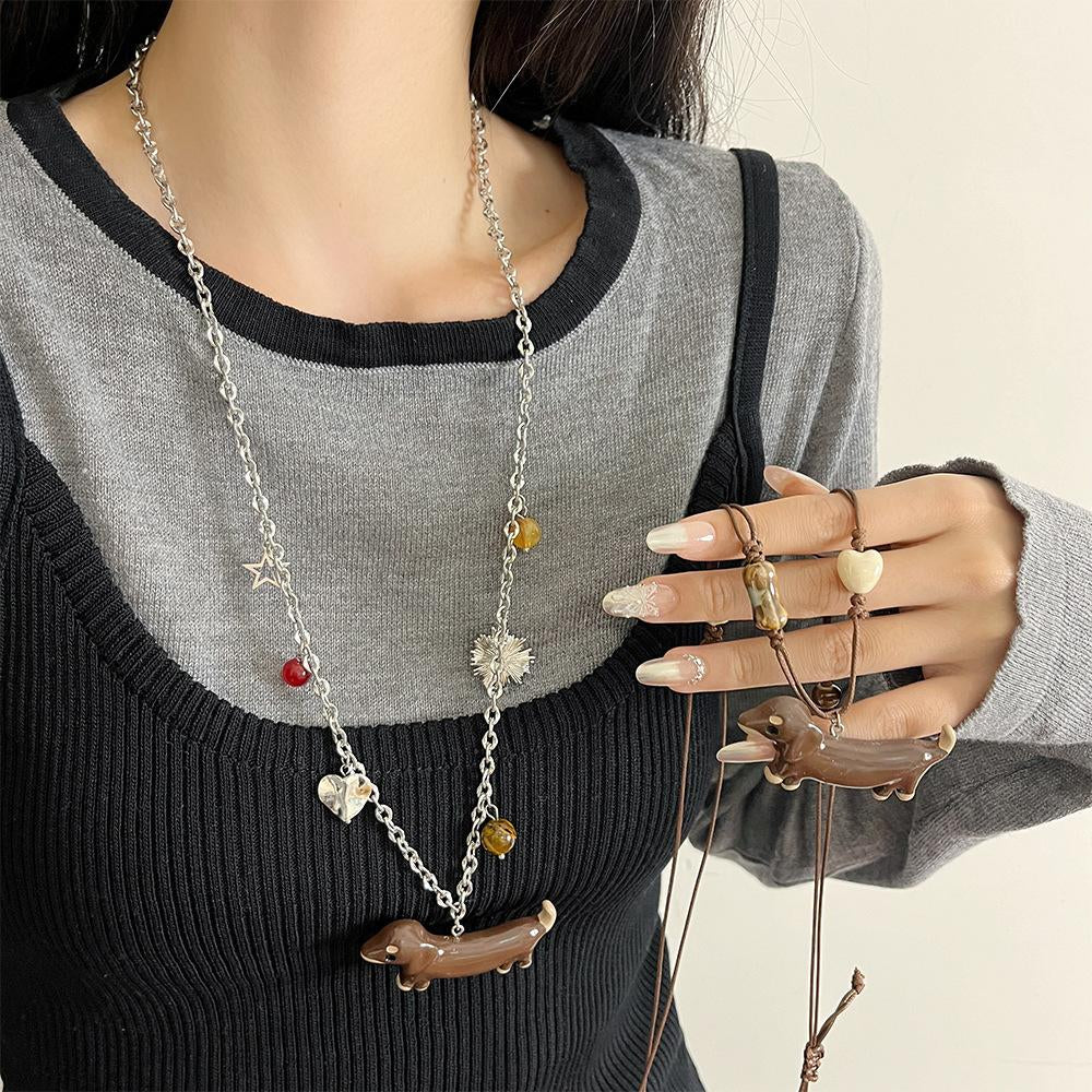 Meira Dachshund Sweater Necklace [B5CXOP9A]
