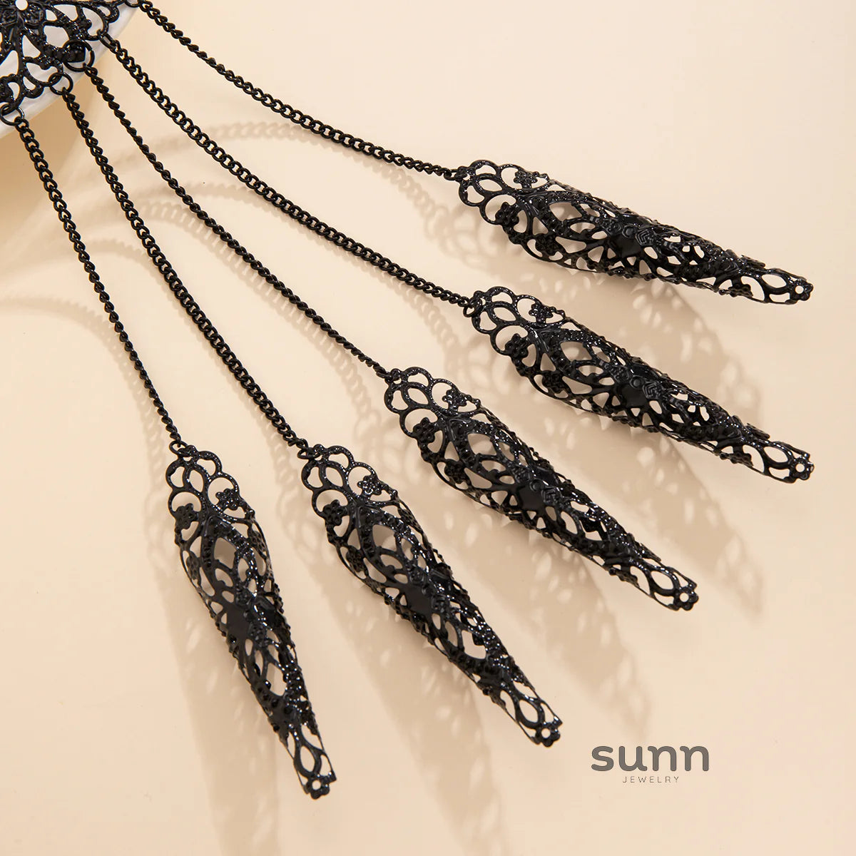 Meklit Hollow Hand Chain