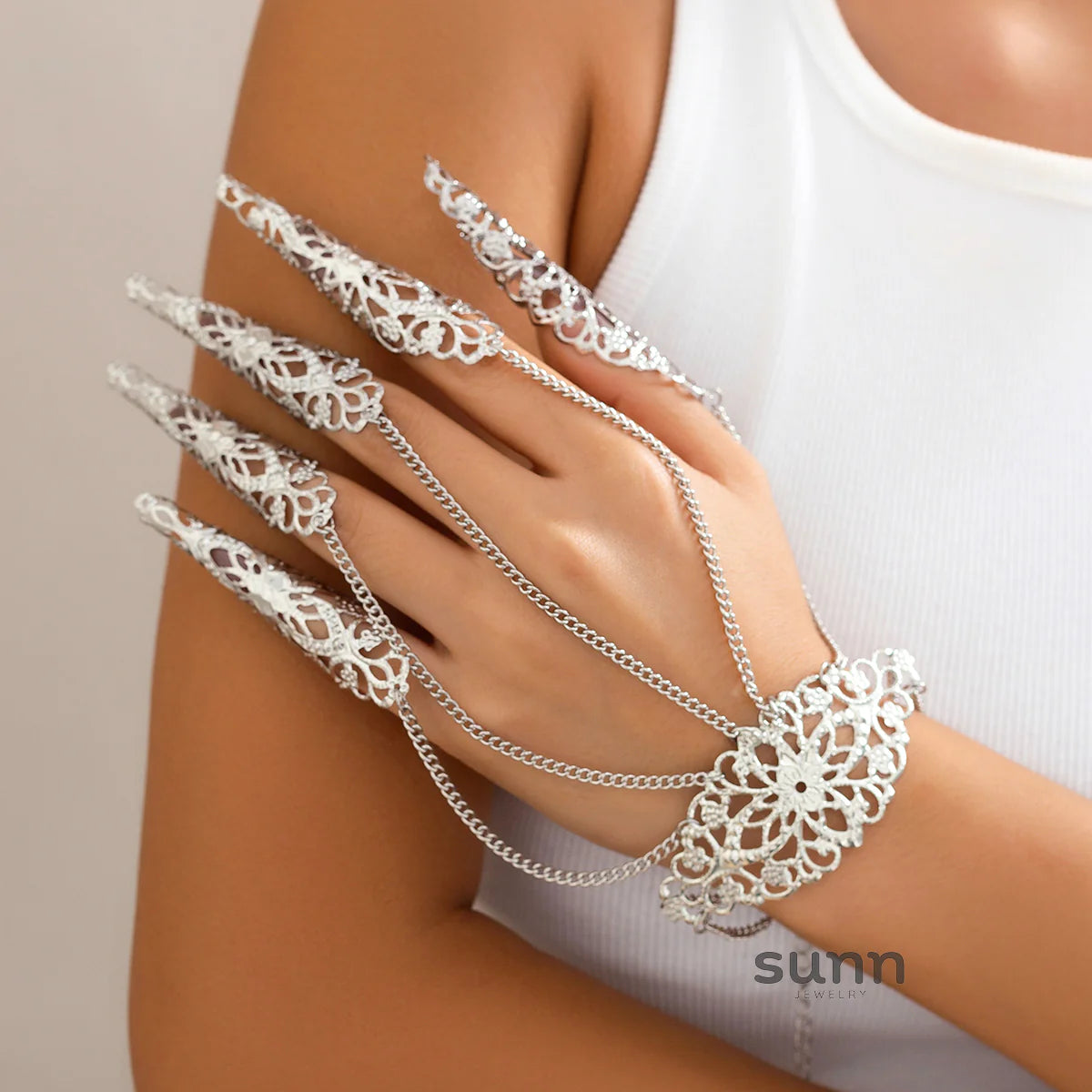 Meklit Hollow Hand Chain
