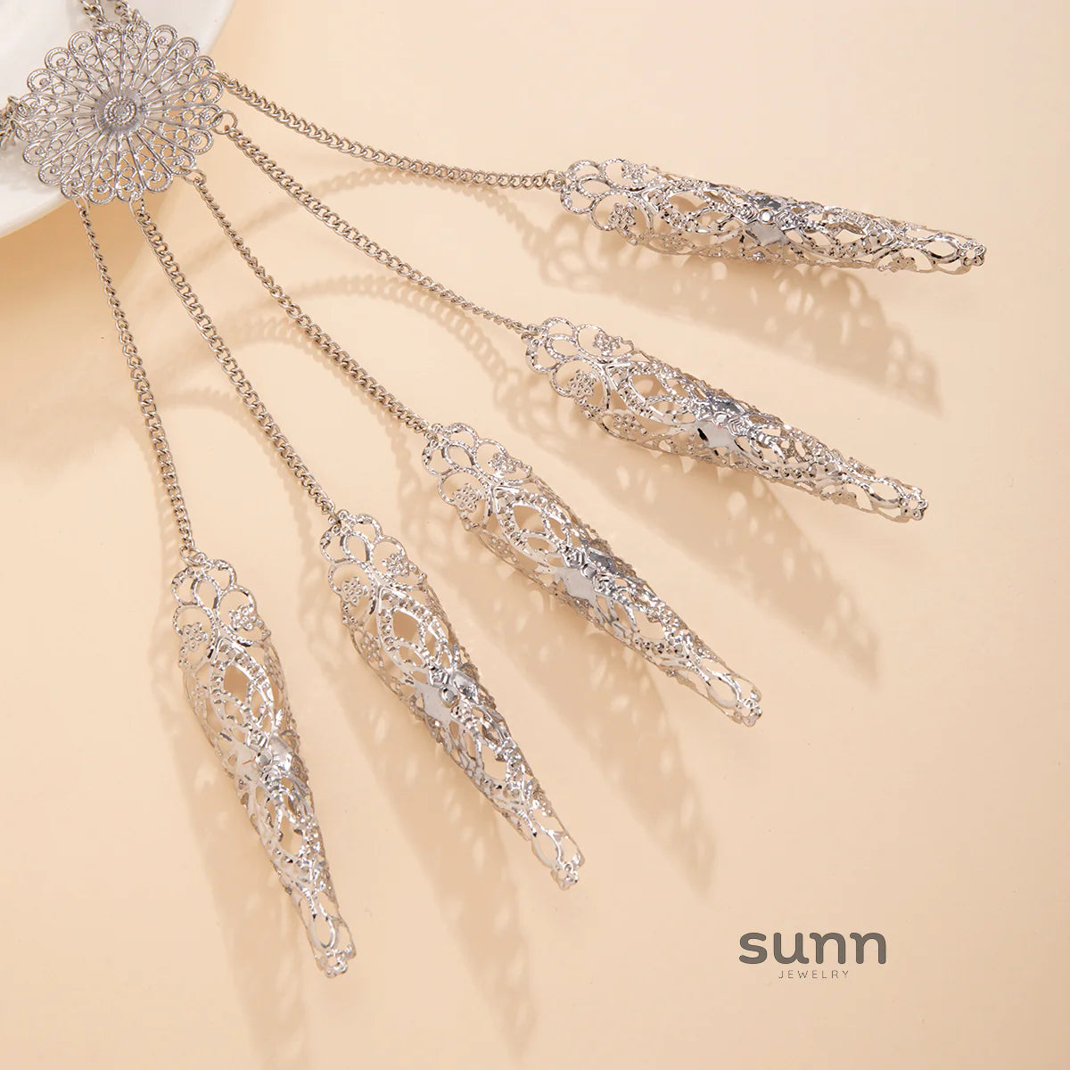 Meklit Hollow Hand Chain