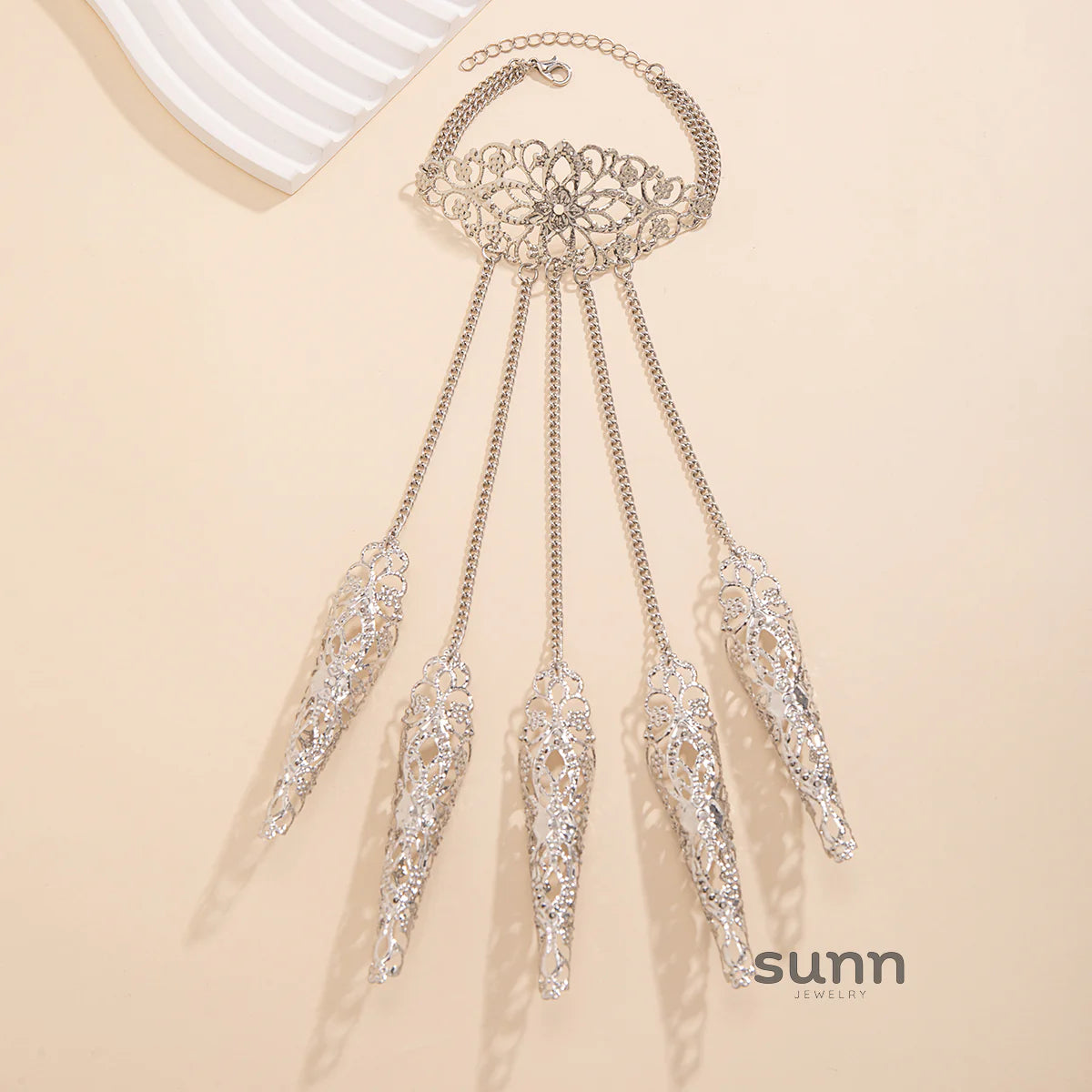 Meklit Hollow Hand Chain