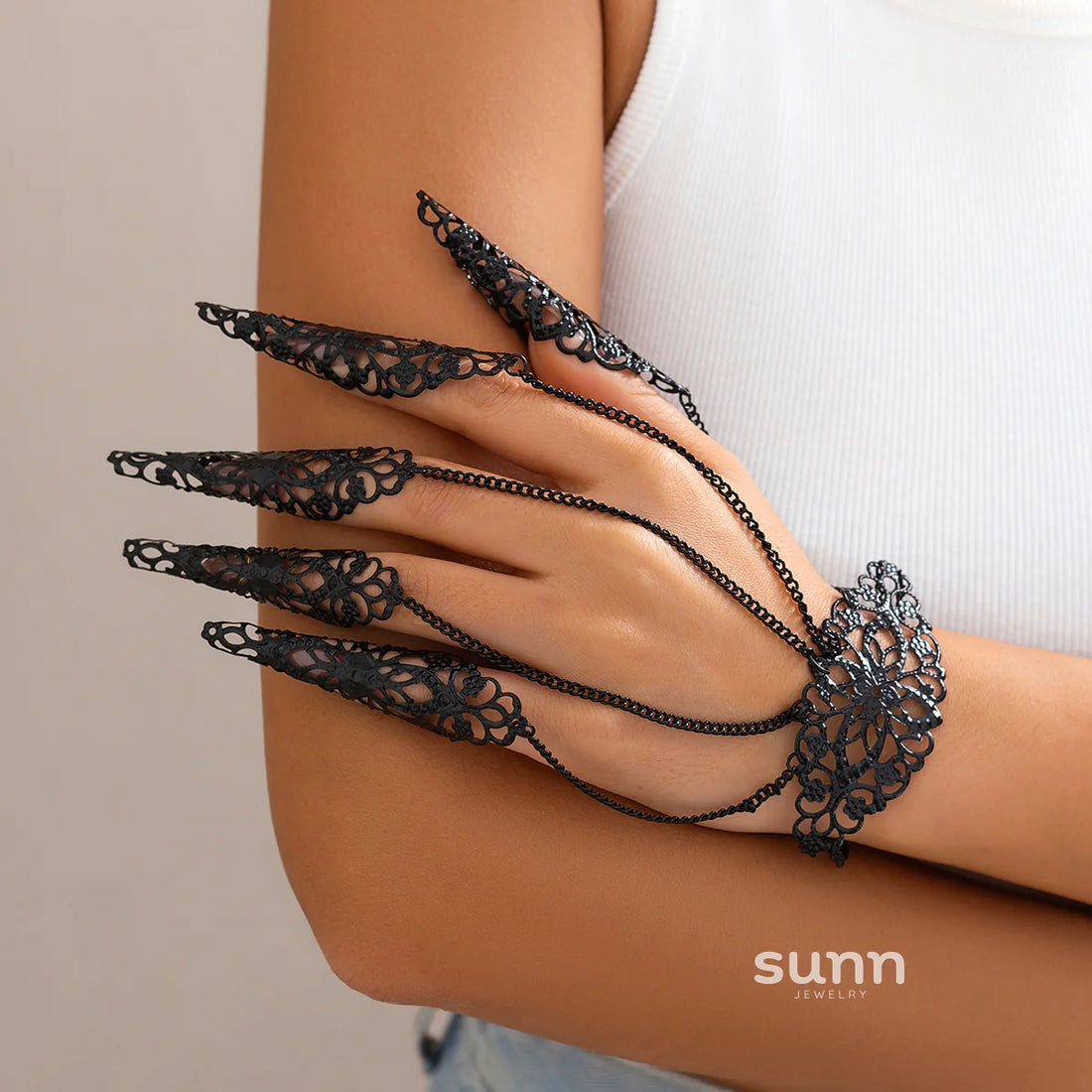 Meklit Hollow Hand Chain