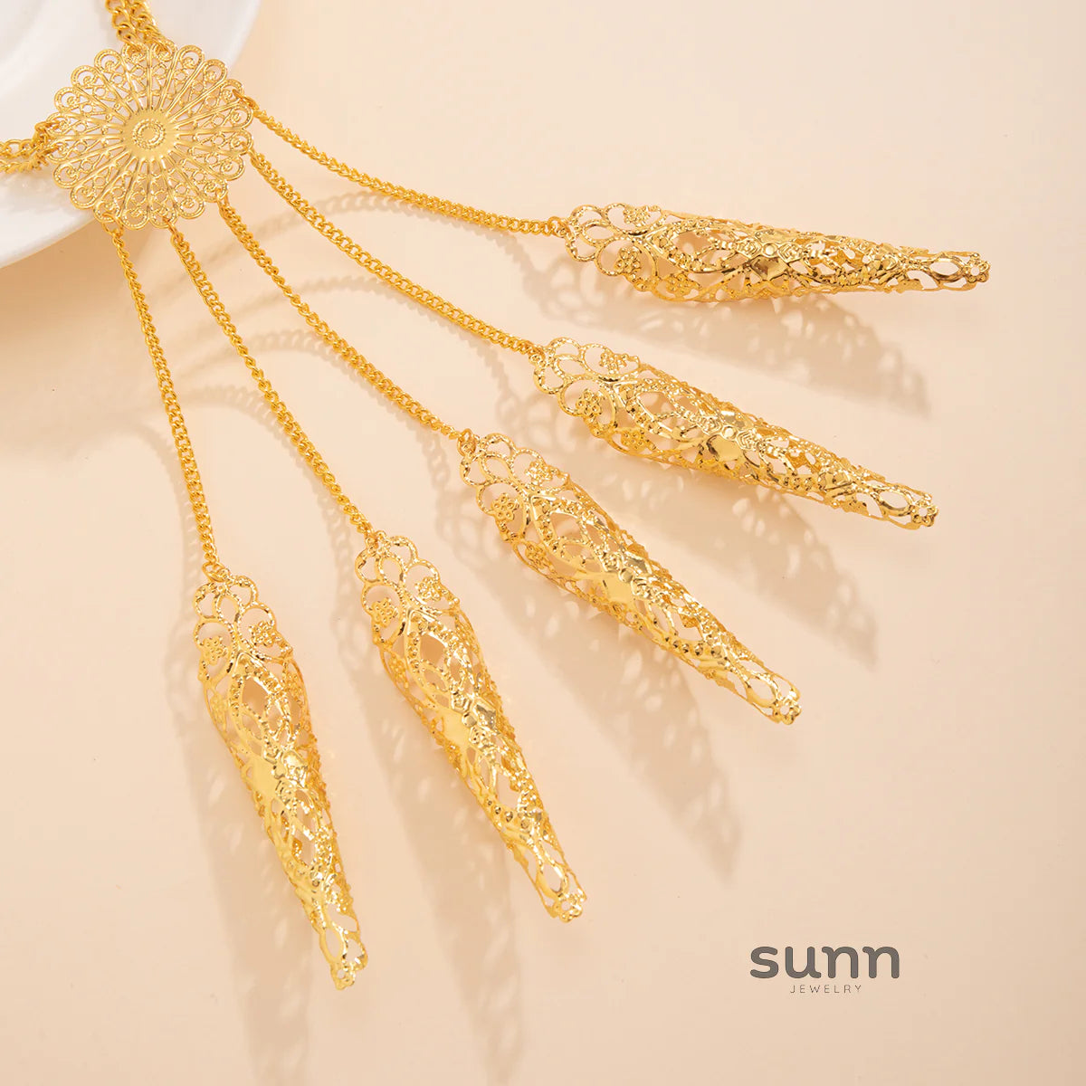 Meklit Hollow Hand Chain