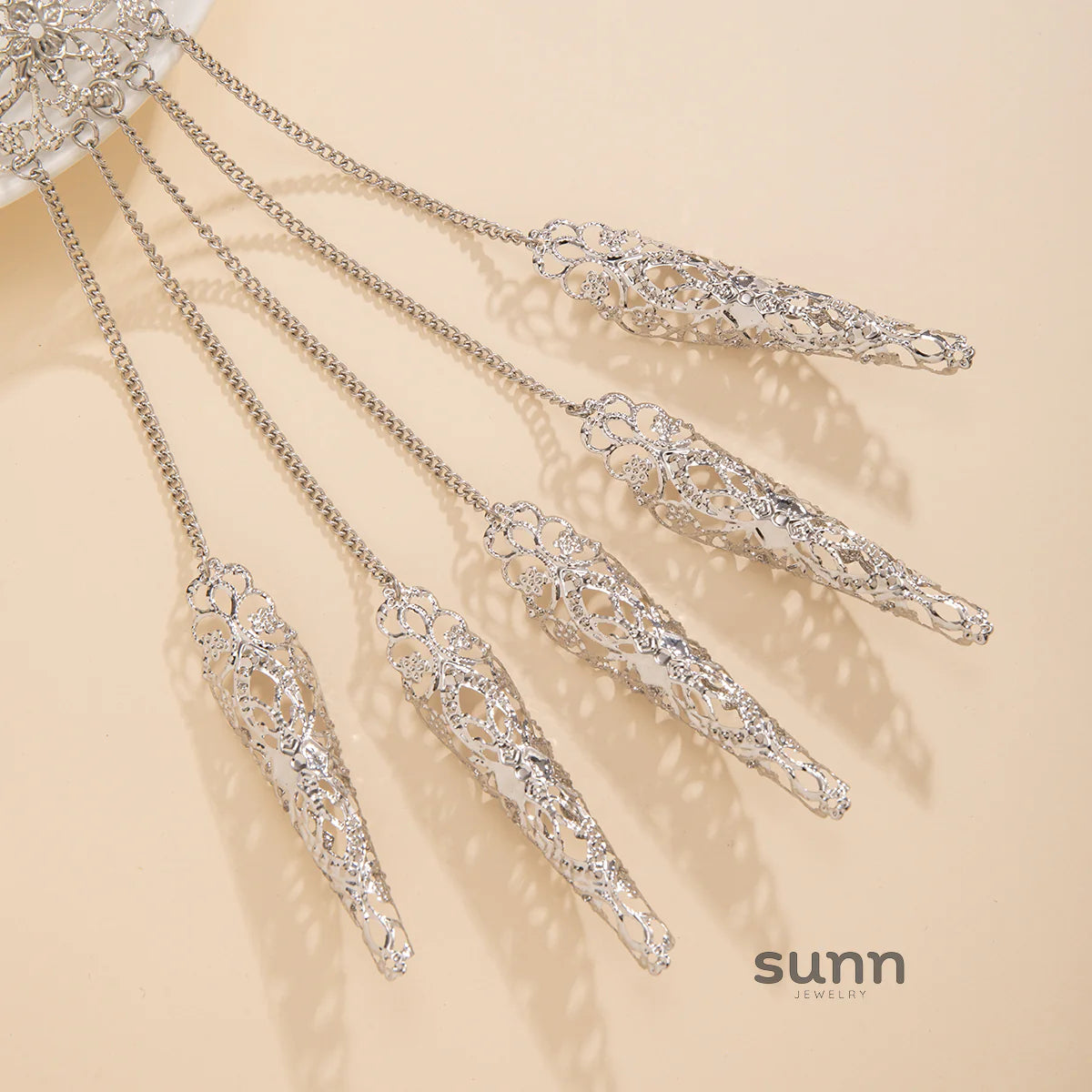 Meklit Hollow Hand Chain