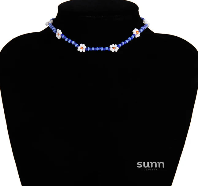 Melani Daisy Charm Necklace
