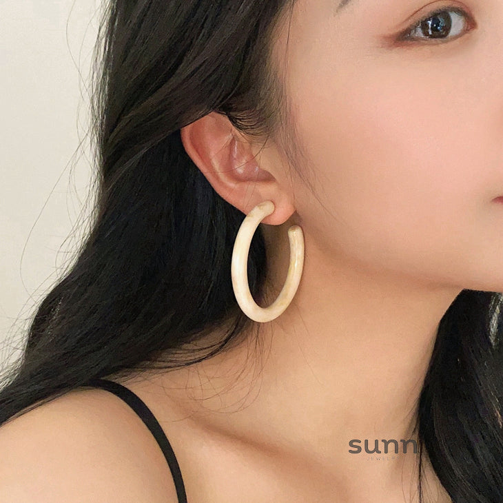 Melia Smudged C-Hoop Earrings [H4LM4CAV]