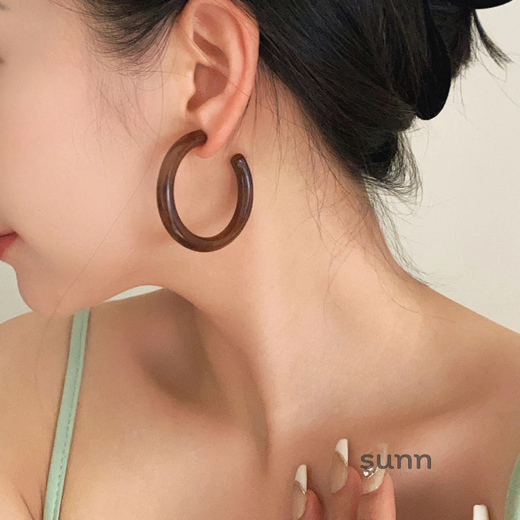 Melia Smudged C-Hoop Earrings [M1OXORZK]