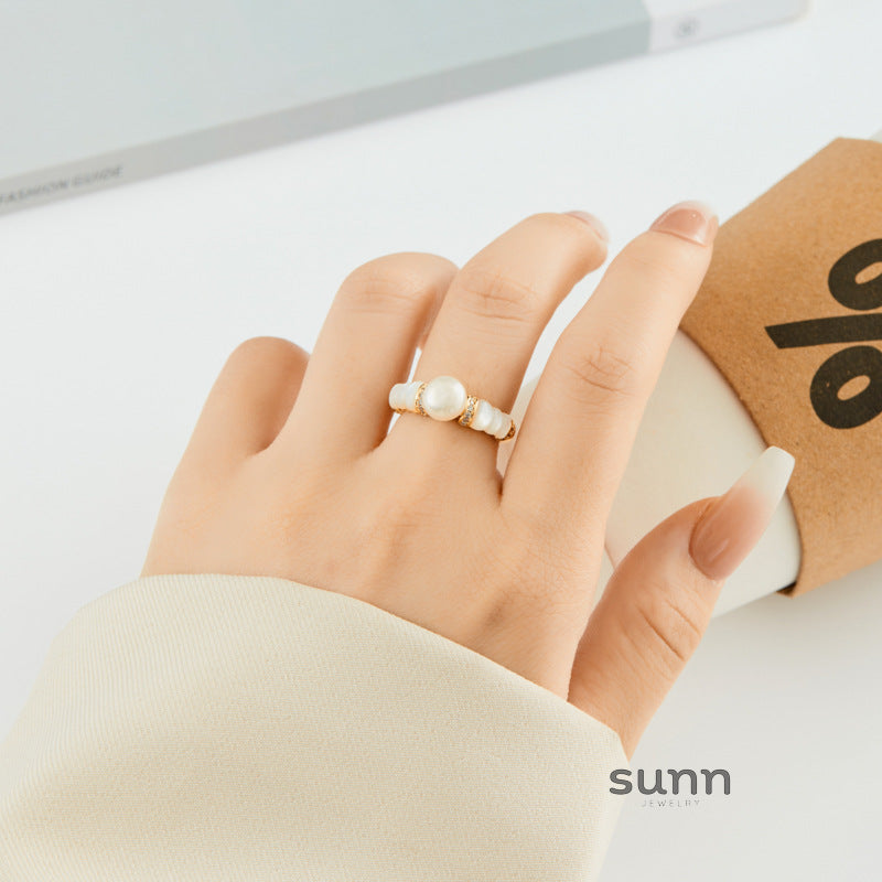 Meliah Pearl Adorned Open Ring [UEDZPQA3]