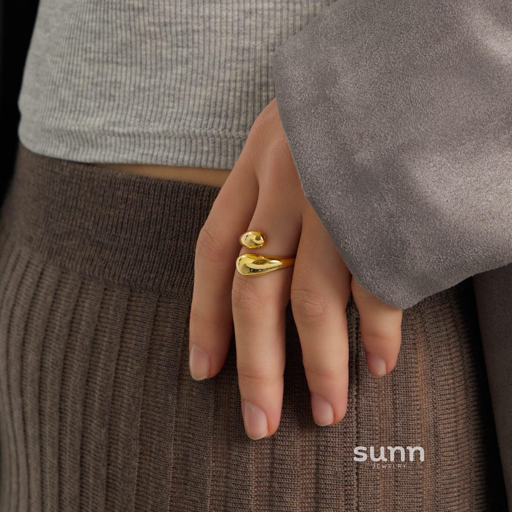 Meliah Polished Interlocked Ring