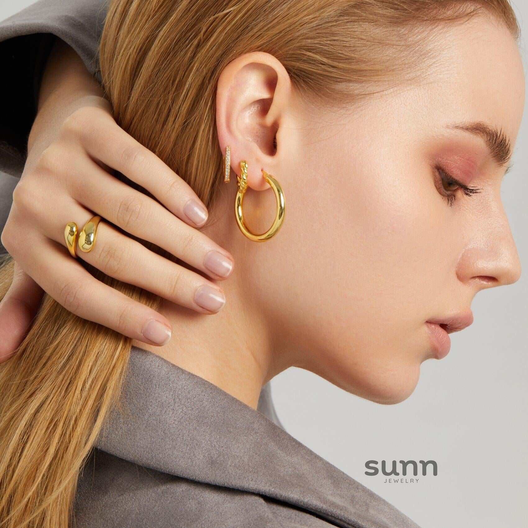 Meliah Polished Interlocked Ring
