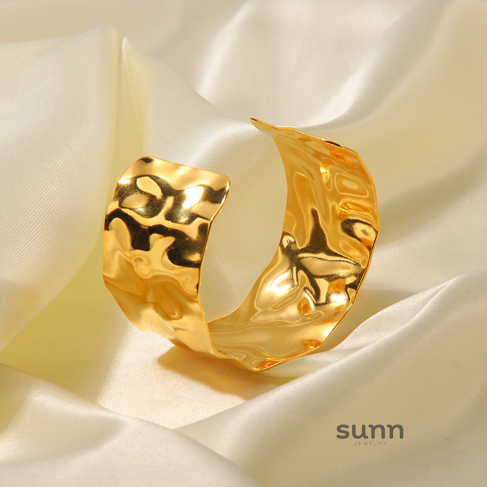 Melonie Irregular Gold Bangle [D6TT4IJO]