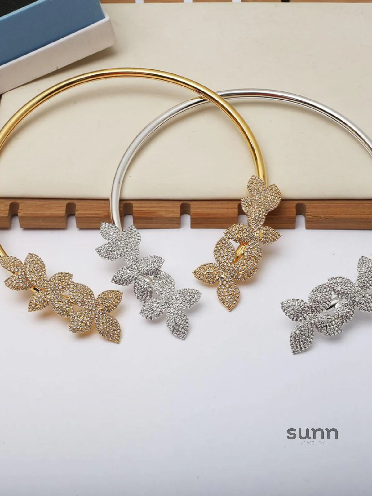Mera Floral Crystal Choker