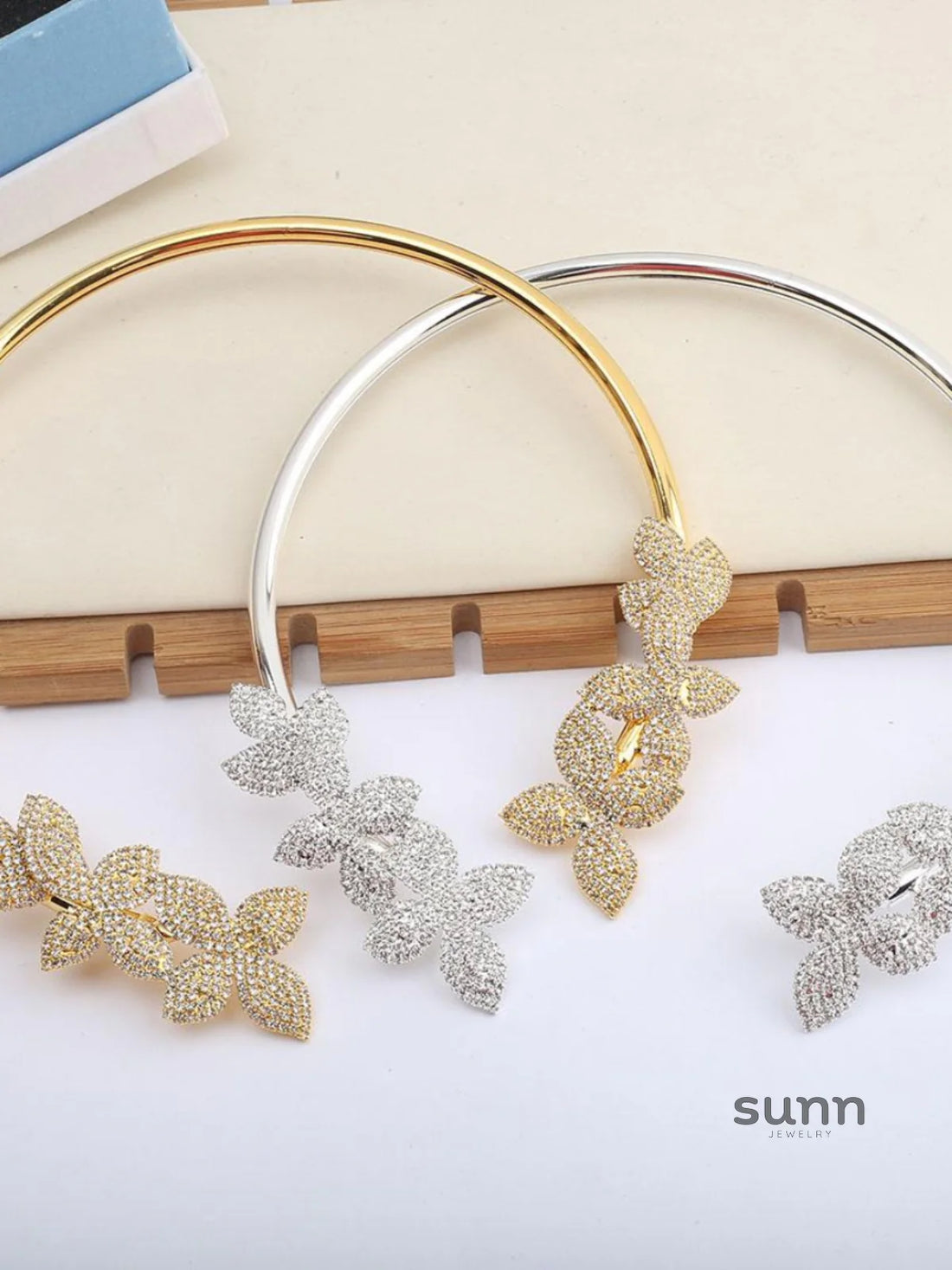 Mera Floral Crystal Choker