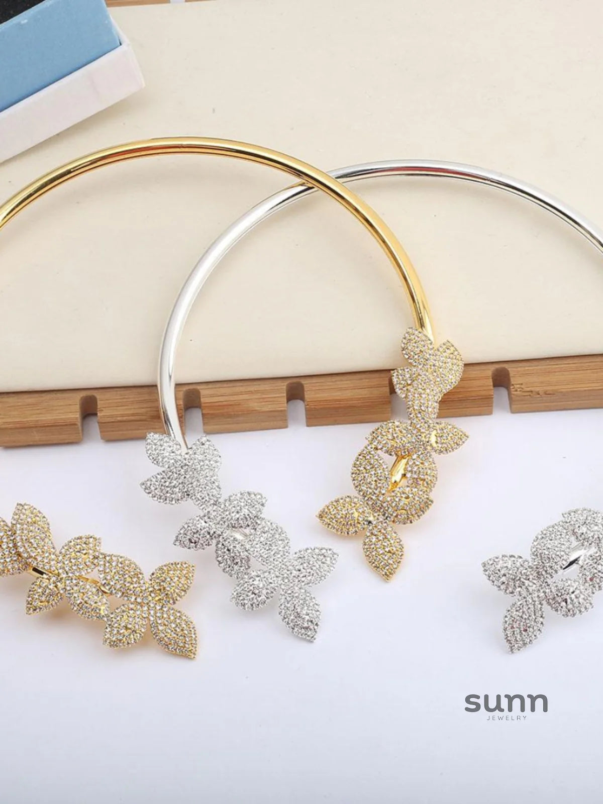 Mera Floral Crystal Choker
