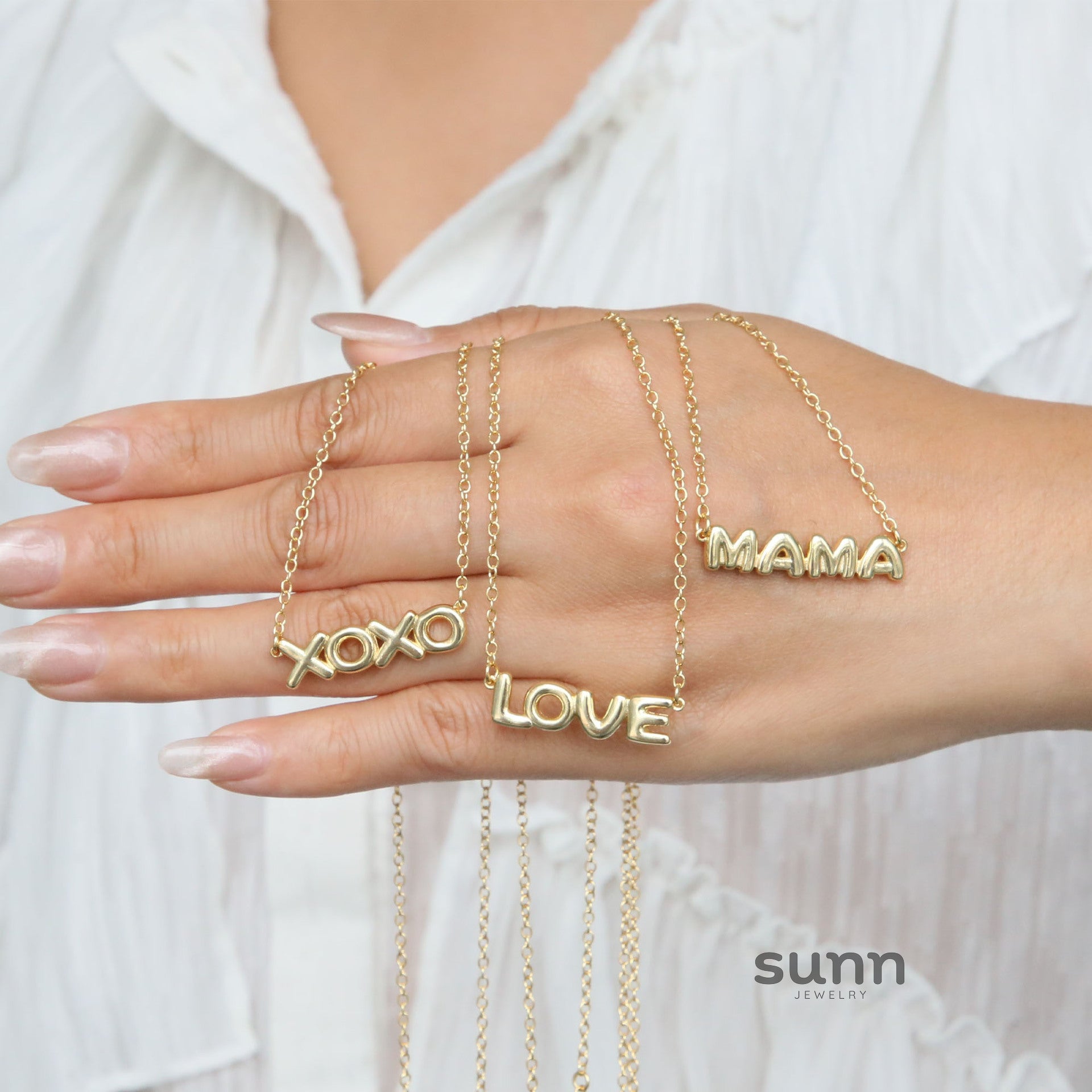 Mercedez Bubble LOVE XOXO Necklace [HNC6QSRF]