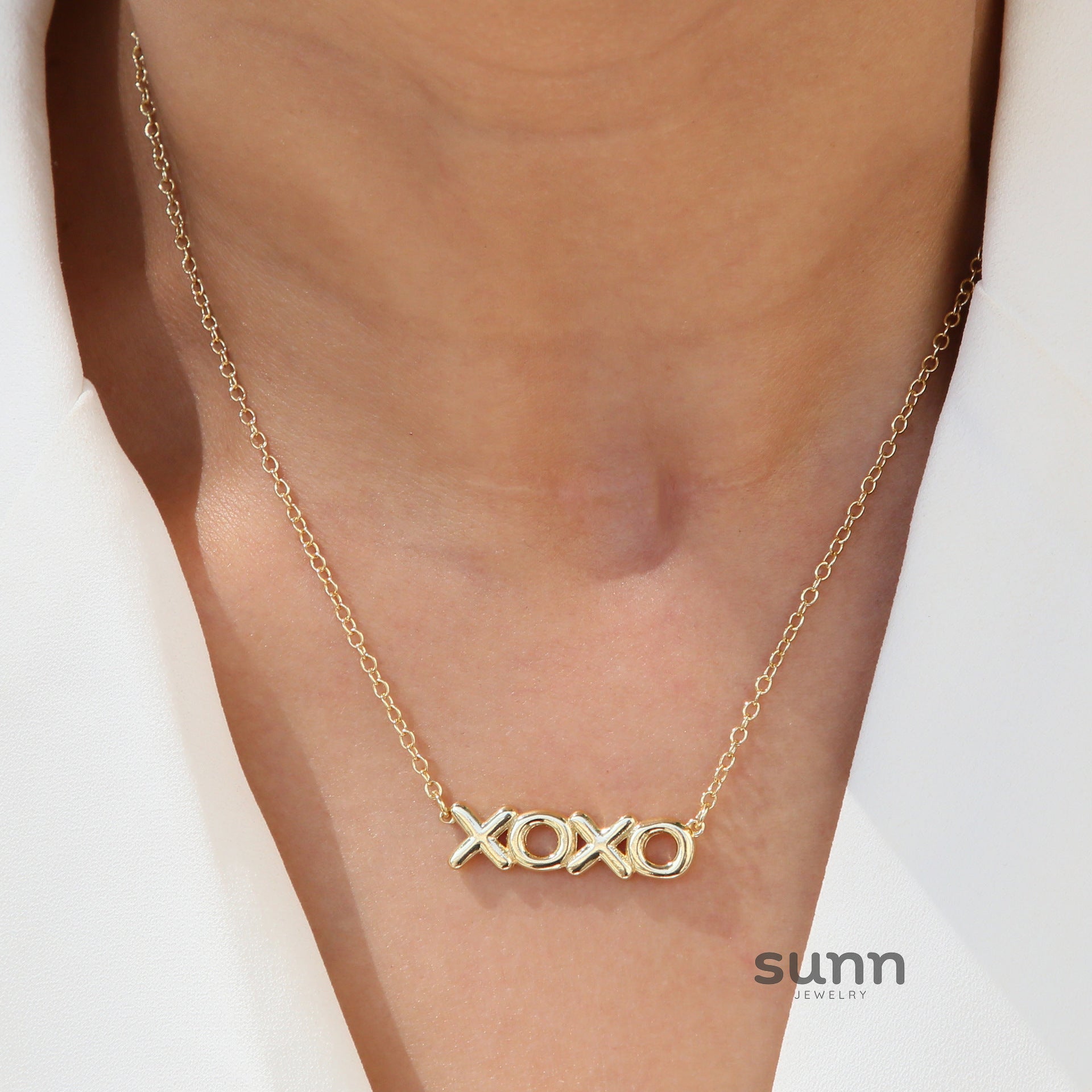 Mercedez Bubble LOVE XOXO Necklace [V2GC3T16]