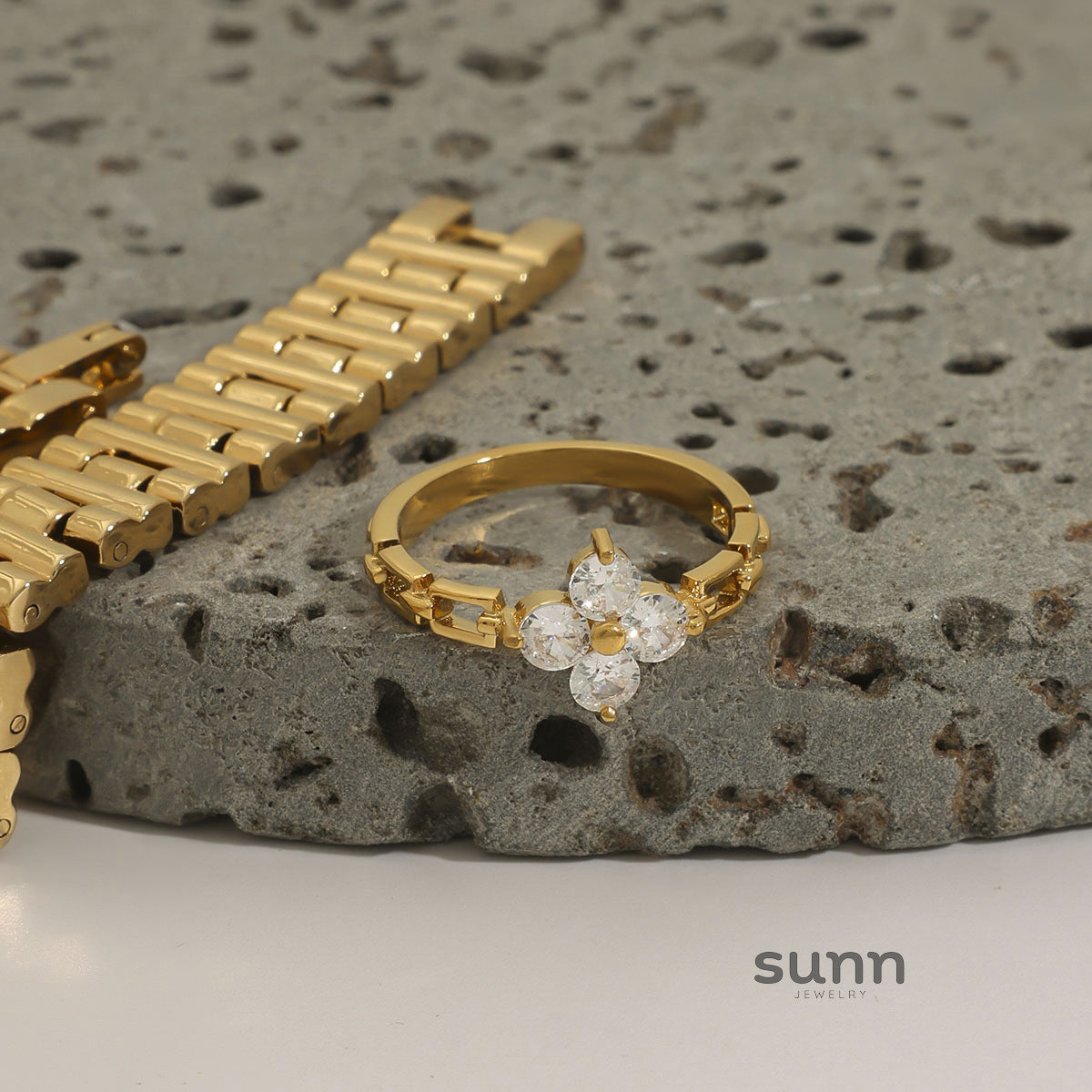 Merci Clover Zircon Ring [XDM65743]