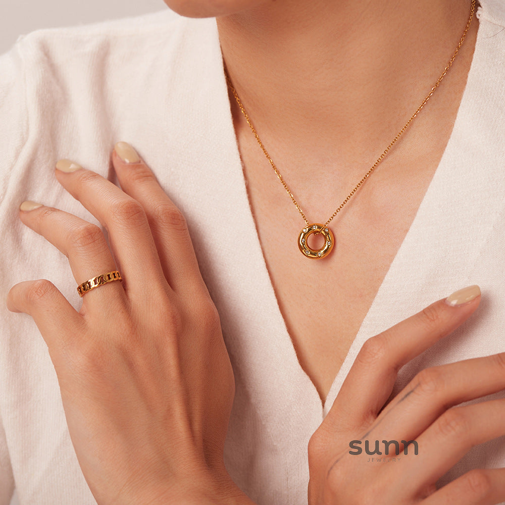 Mercy Layered Cutout Ring Necklace [M6YLKYJA]