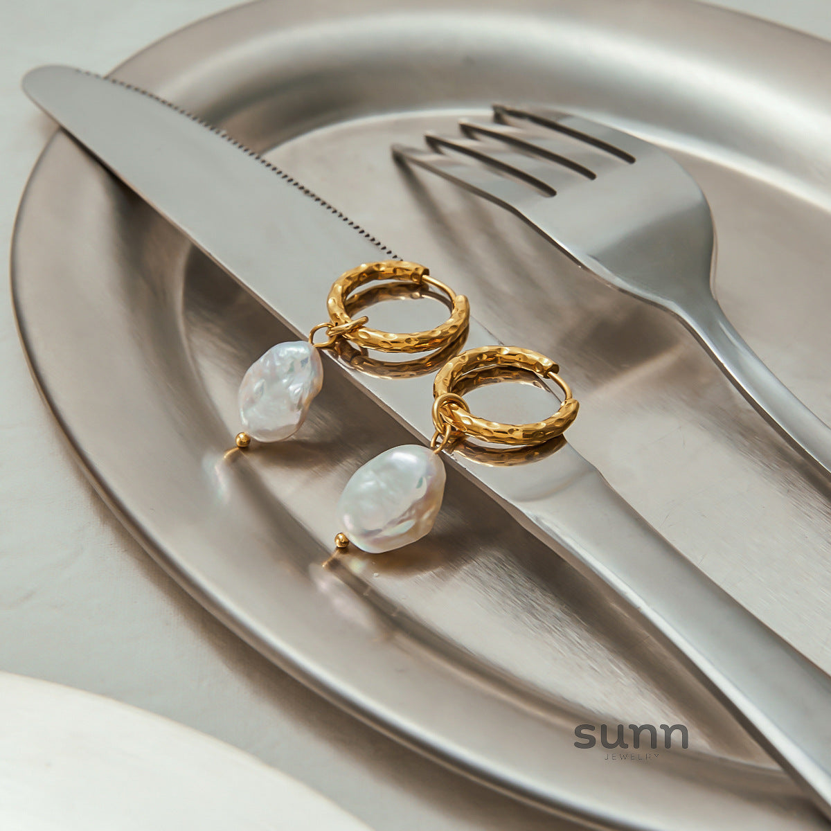 Messiah Pearl Drop Earrings [WI5RTSHY]