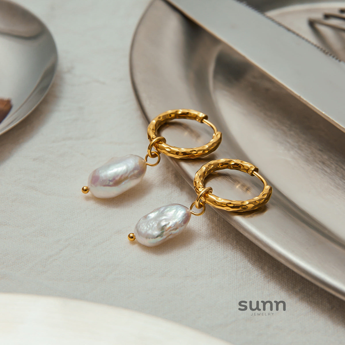 Messiah Pearl Drop Earrings [9J37H8SG]